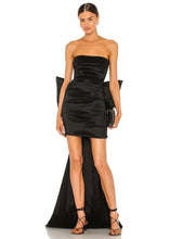 Load image into Gallery viewer, Giselle Dress || Black
