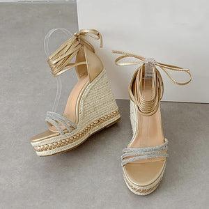 Millie Wedges || Gold