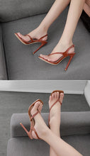 Load image into Gallery viewer, Gwen Heels || Brown
