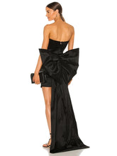 Load image into Gallery viewer, Giselle Dress || Black
