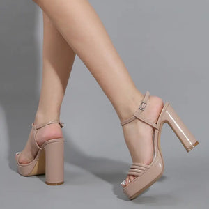 Erin Heels || Nude