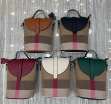 Load image into Gallery viewer, Larsa Plaid Bag
