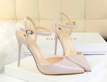 Load image into Gallery viewer, tan pointed toe heels
