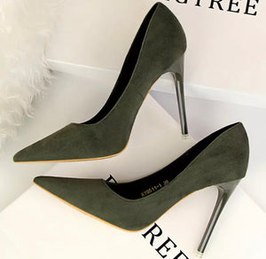 Brielle Suede Pumps || Olive