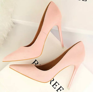 Brielle Suede Pumps || Peach