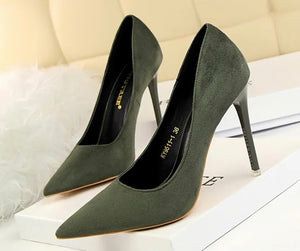 Brielle Suede Pumps || Olive