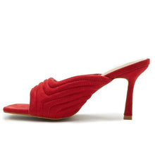 Load image into Gallery viewer, Penny Heels || Red
