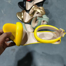 Load image into Gallery viewer, Jodie Heels || Yellow
