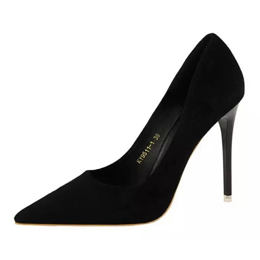 Brielle Suede Pumps || Black